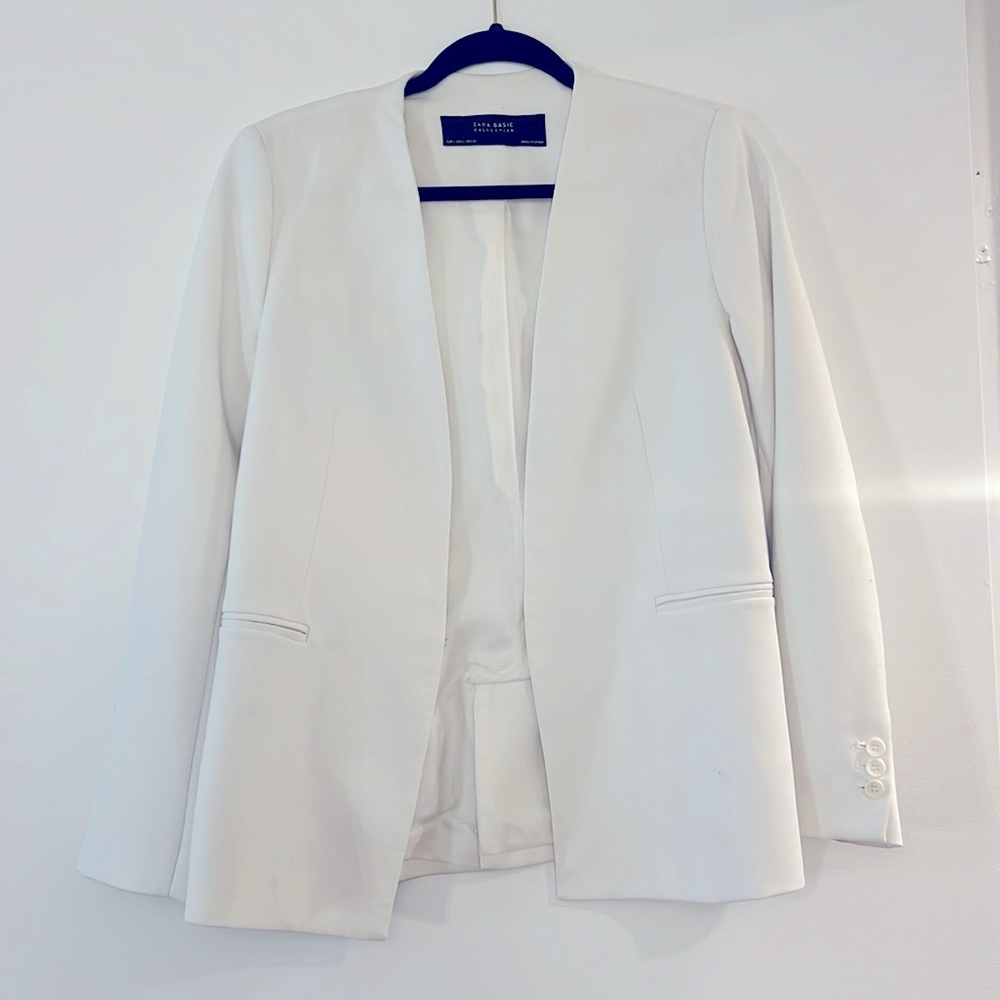 Zara White Blazer Gem